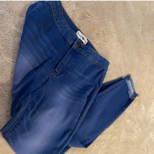 Black daisy Juniors high waist skinny jeans